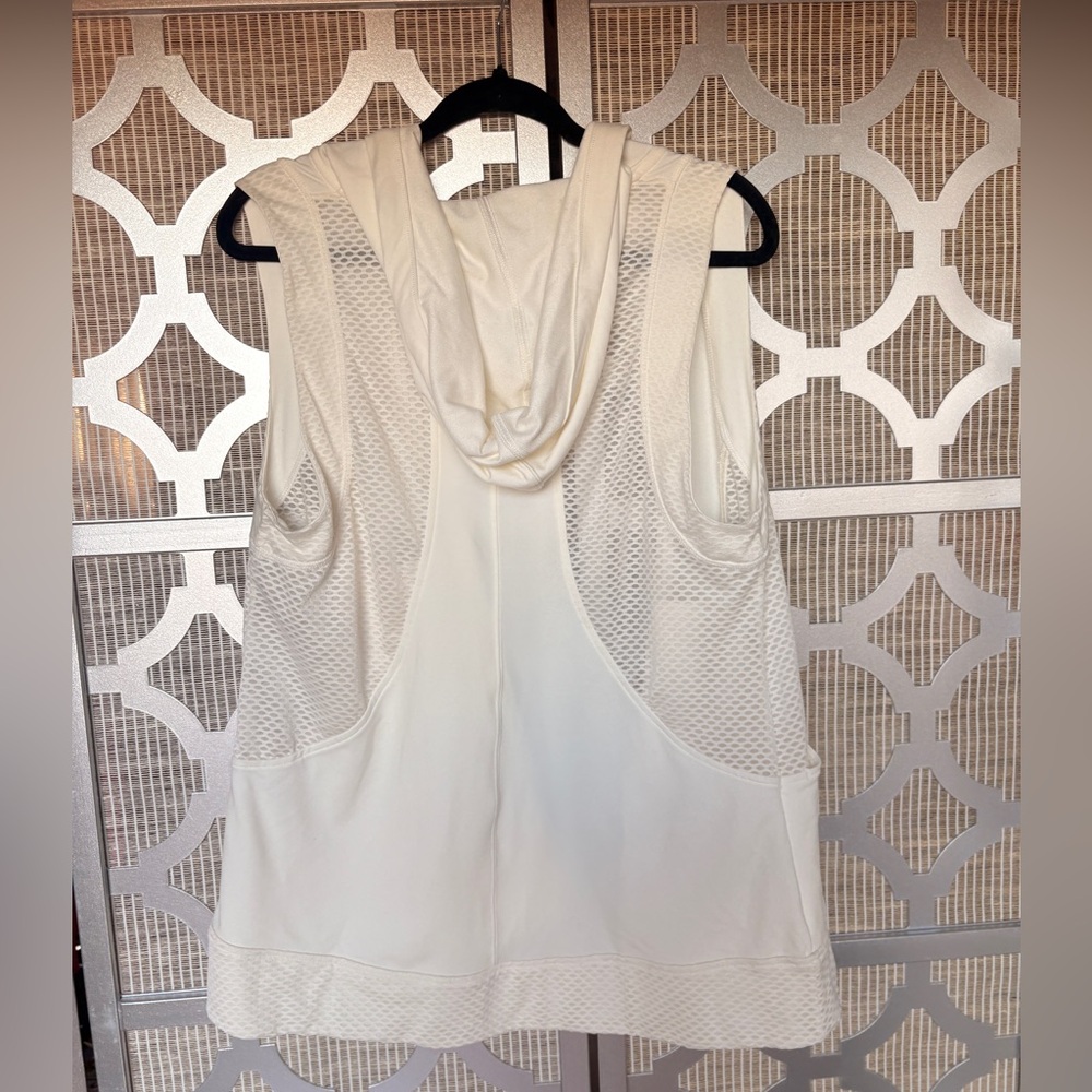 NWT CALIA by Carrie Underwood Cream Sleeveless Top - Picture 10 of 11